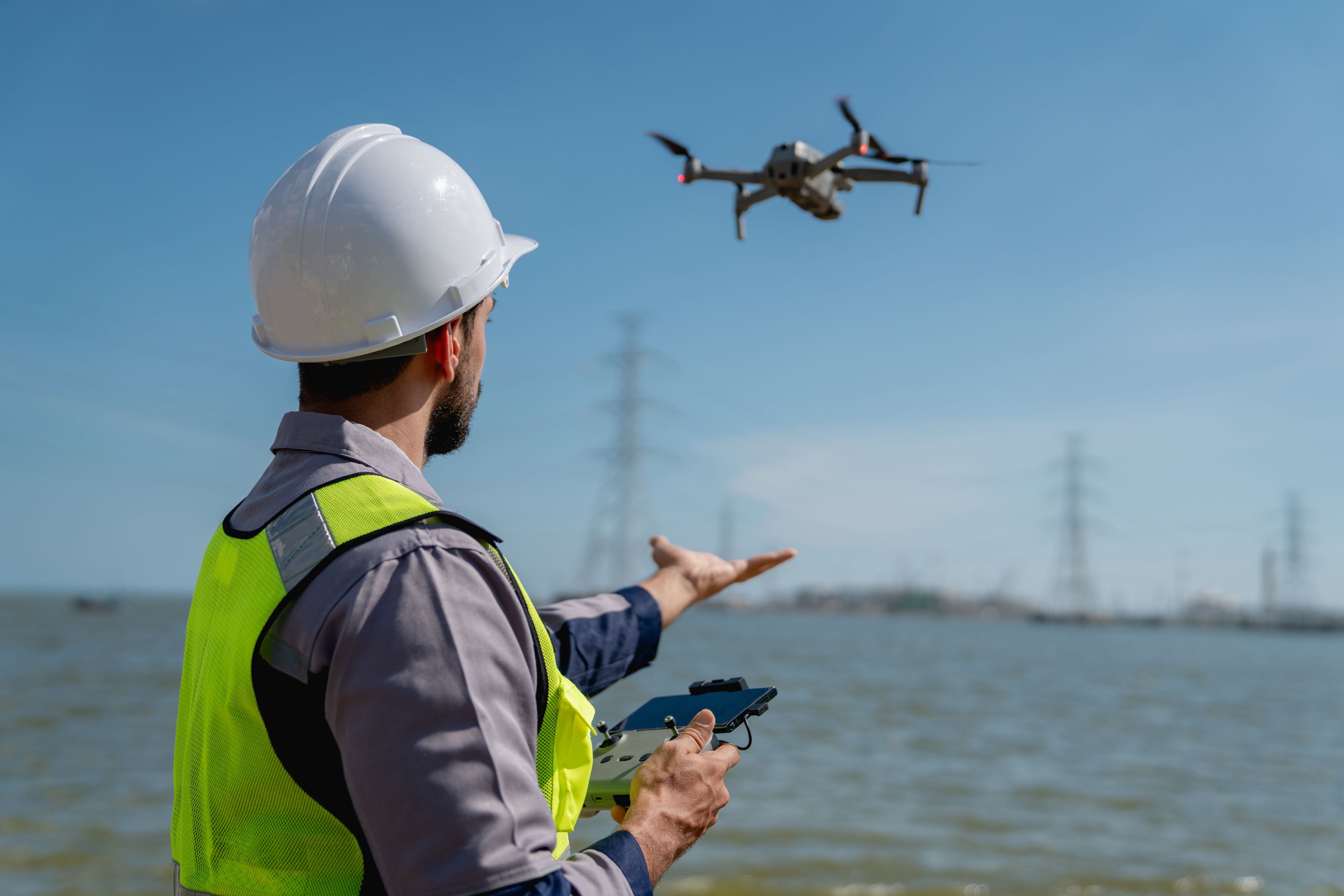 Vista aérea de canteiro de obras com mapeamento por drone